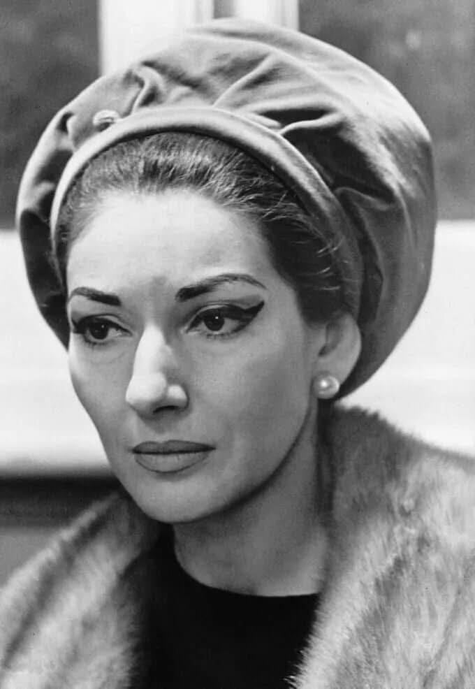 Миллионер подарил ей шубу, за то что она сделала аборт