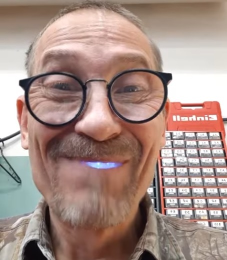 ус-во подностью во рту, как его крепить интересно, на капу?