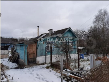 Вот такое чудо стояло на участке. внутри 30м2, В нем выросло 4 поколения.