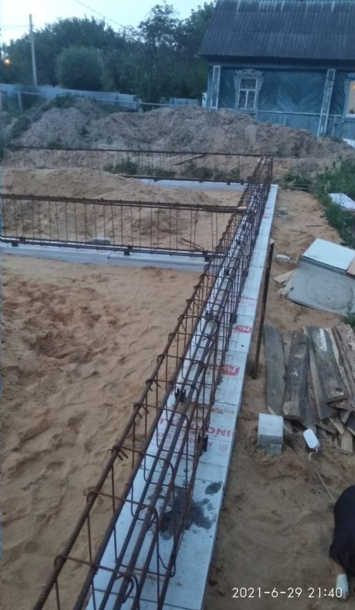 установка арматурных каркасов из 16 арматуры.