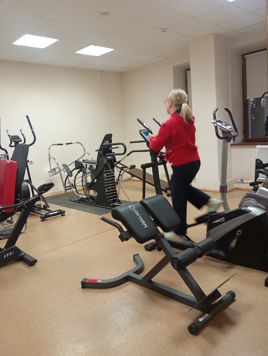 Стремиться! Очень старательная девочка!🙂.