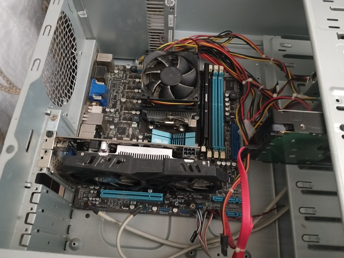 Внезапный чёрный экран при включении пк