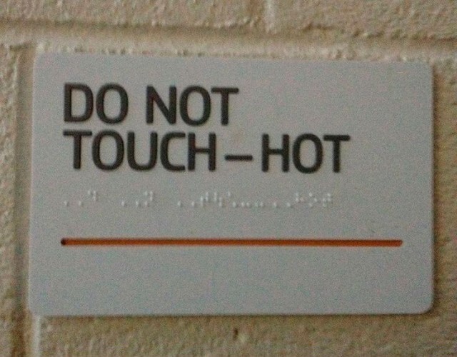 Ответ на пост «Сложно придумать что-то гениальнее, чем таблица цветов, напечатанная в чёрно-белой книге»