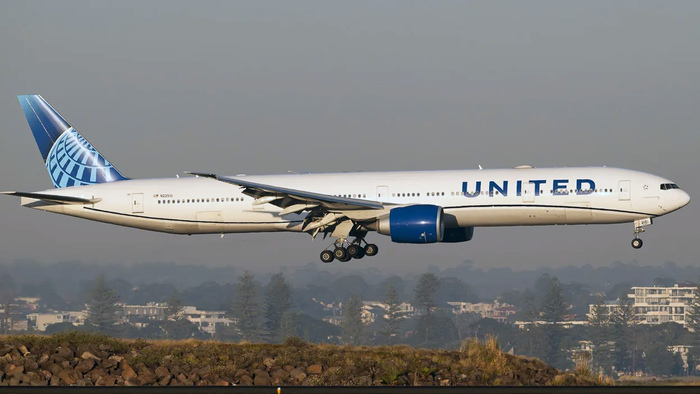 ����� 777 ������������ United Airlines. Tzeman Kenny Ho