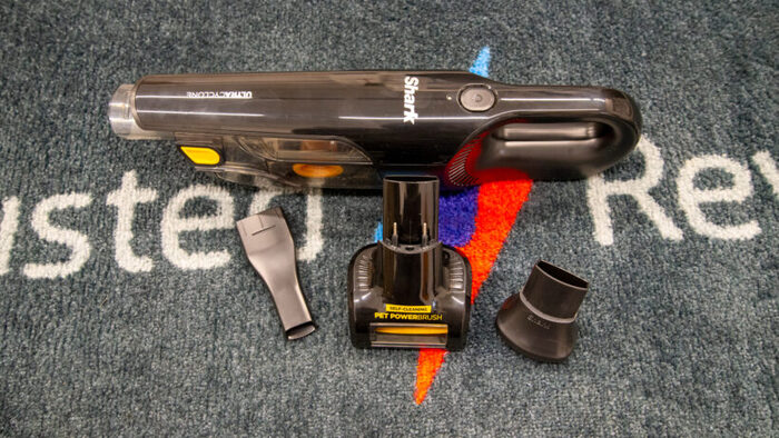 Рейтинг лучших автомобильных пылесосов 2025: ТОП-32