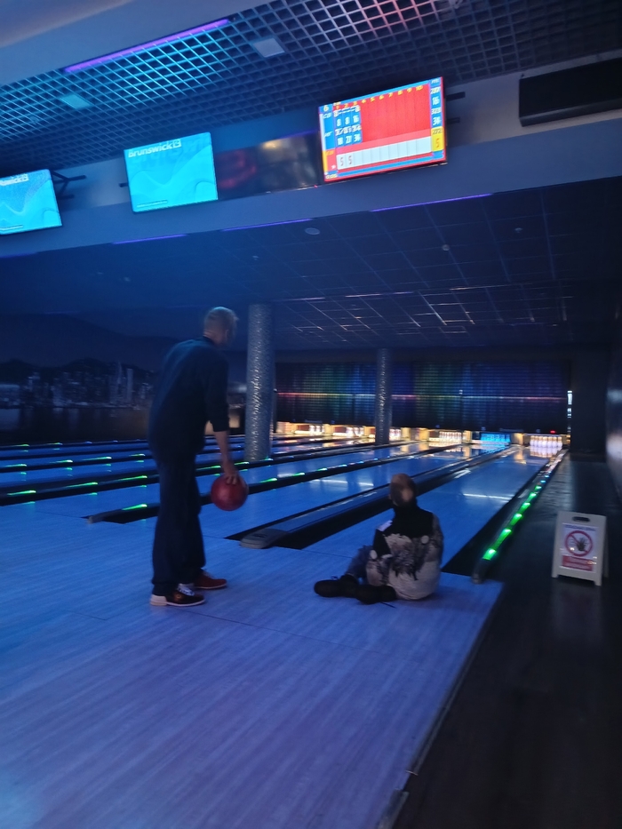 НОВОГОДНИЙ БОУЛИНГ