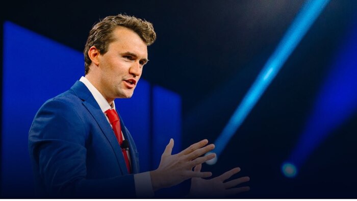 ����� ����