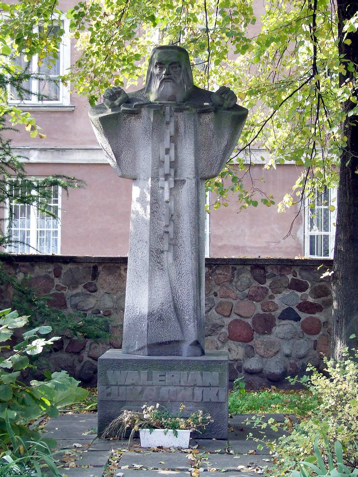 �������� �. ������������� � �������