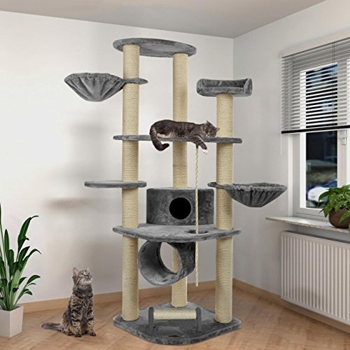 Классический игровой комплекс для кошек, с множеством точилок, домиком и лежаками.