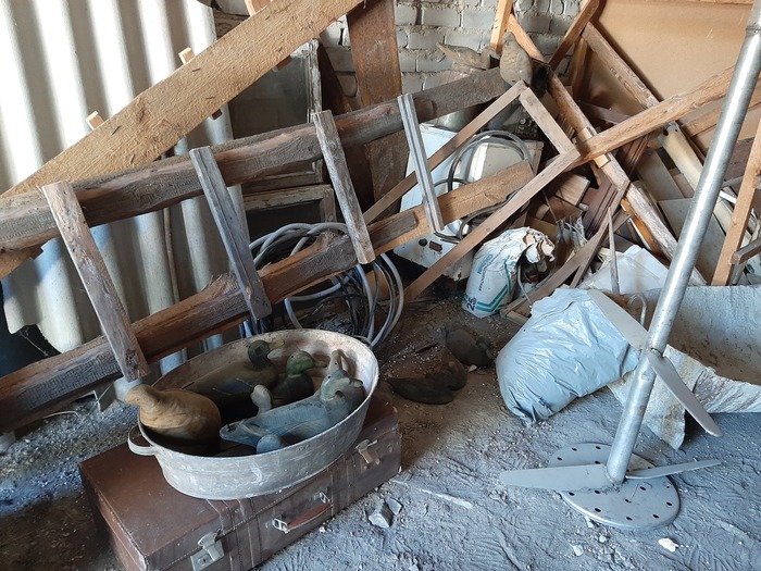 ���-���!