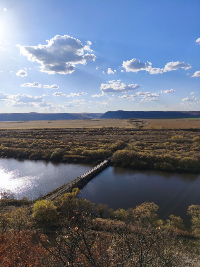 Вдали виднеется Китай⛰️