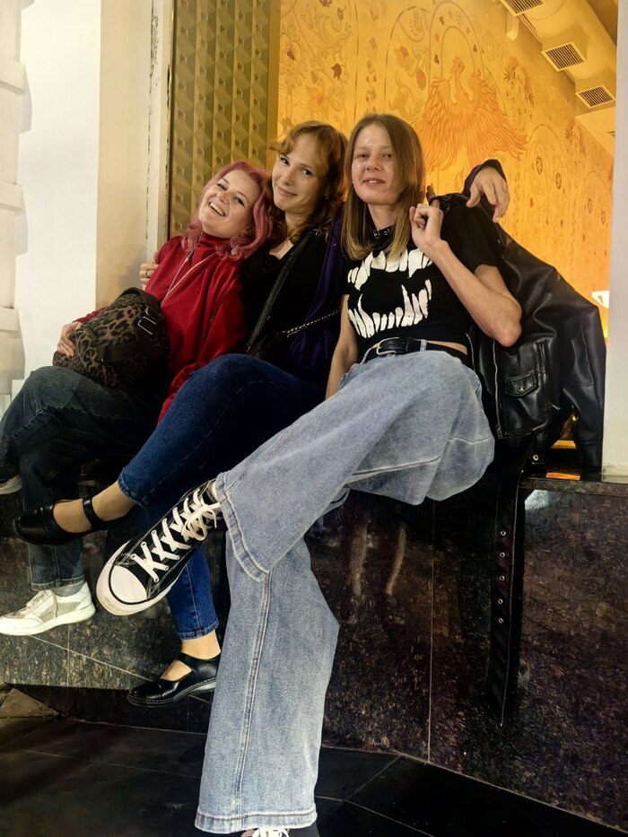 �������