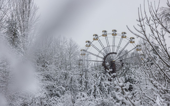 Припятский парк аттракционов в снегу, январь 2026 года