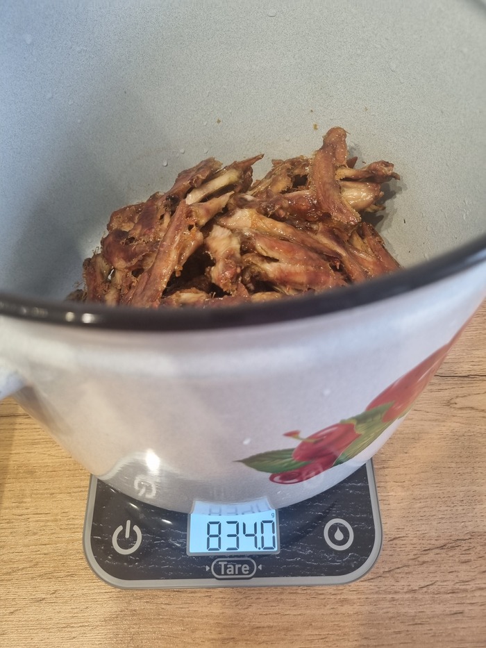 834 грамма у меня вышло на выходе. От этого веса мы и будем немного отталкиваться.