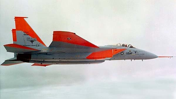 ������������ F-15 � ������