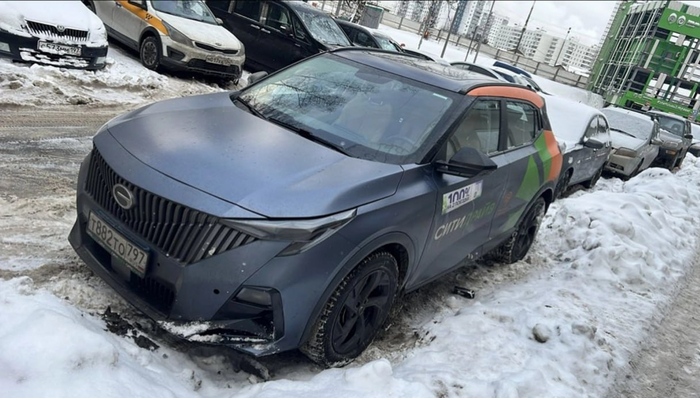 Мое Фото после аренды на котором видно повреждение, на фото с других сторон ничего особенного.