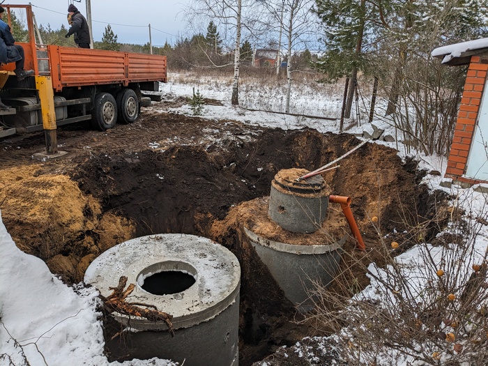 а вот и второй ряд колец уже готов, шустро, когда копаешь не сам)