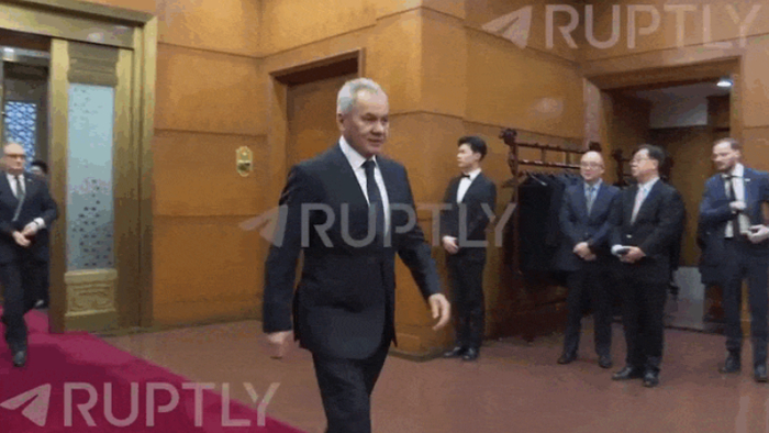 �������������� ����������� � ������������: ����� ������ � ����� ��� ����������� � ������ ��� ���. �����: Ruptly