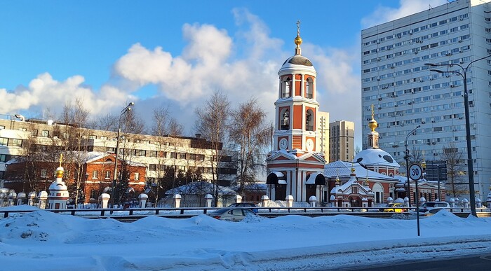 Церковь Троицы Живоначальной в Карачарове