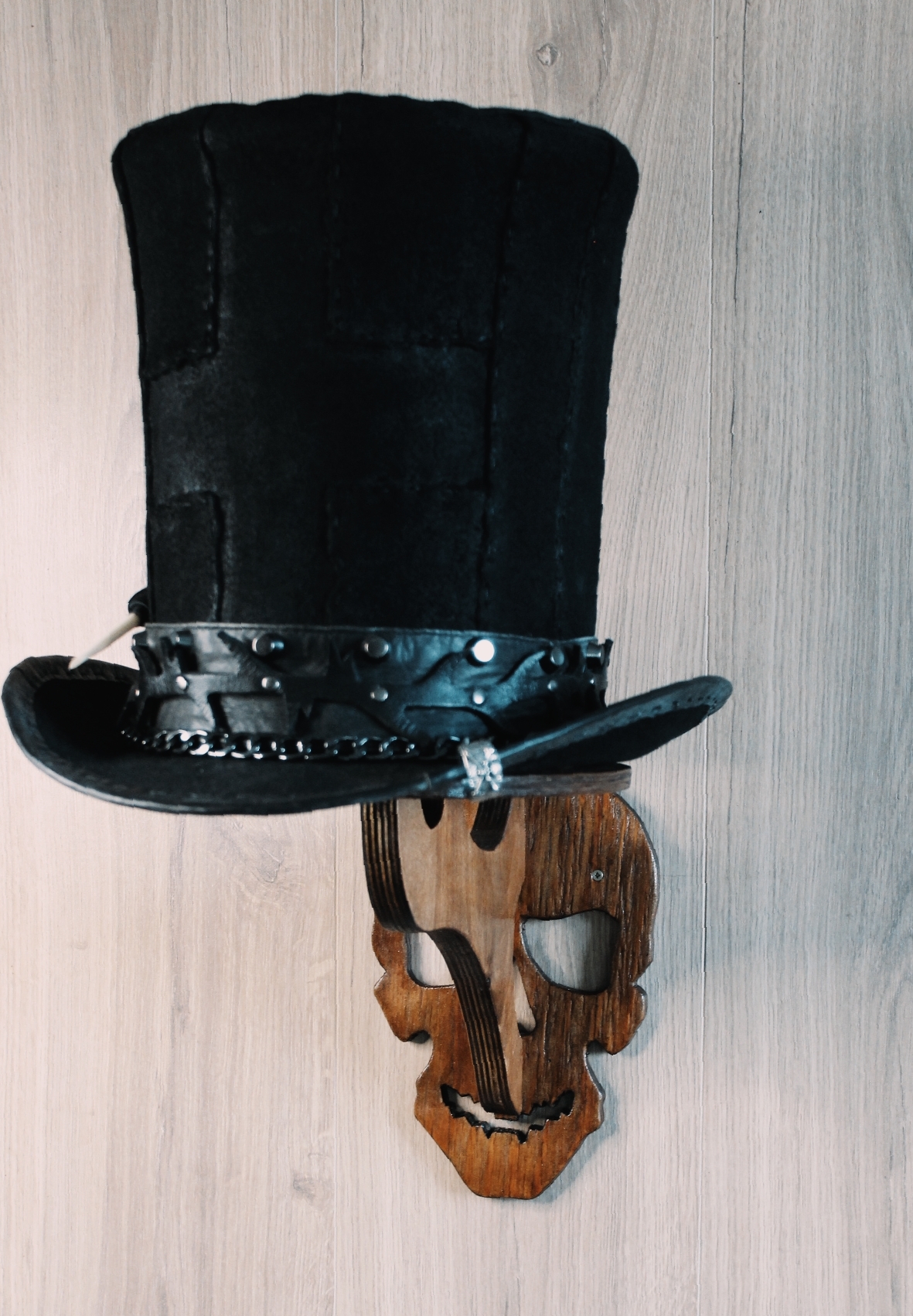 Mad-portal for wall-mounted hats - My, Mad Hatter, Master, Workshop, Carpentry workshop, Hanger, Hat, Storage, Presents, Cowboy hat, Music, Vertical video, With your own hands, Needlework with process, Lynx, Scull, The prodigy, Video, Longpost