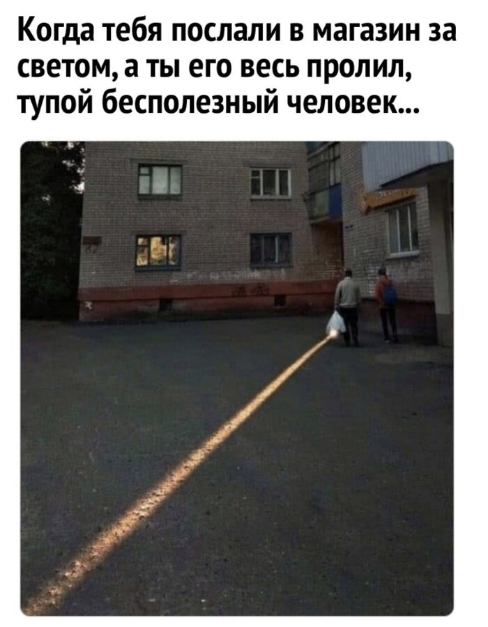 ���)