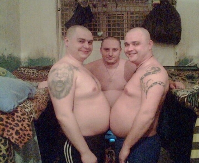 ����� ����