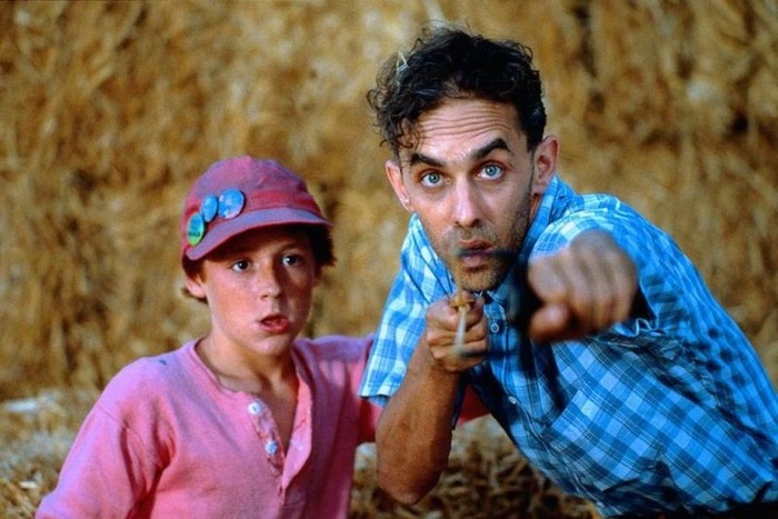 Дон Кит Оппер, придумал роль Чарли и всю сюжетную ветку с охотникам.