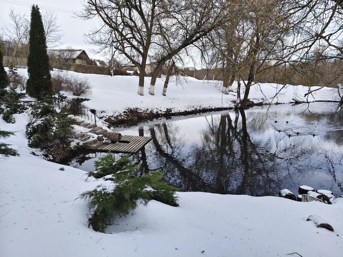 22 февраля 2026. Из <a href="https://pikabu.ru/story/otvet_na_post_gvozdika_nad_rekoy_13735326?u=https%3A%2F%2Fyandex.com%2Fmaps%2F%3Fl%3Dsat%252Cskl%252Cpht%26ll%3D36.900746%252C50.971593%26mode%3Dpoi%26poi%255Bpoint%255D%3D36.900136%252C50.971992%26poi%255Buri%255D%3Dymapsbm1%253A%252F%252Forg%253Foid%253D172538364454%26z%3D19&t=%D1%8D%D1%82%D0%BE%D0%B3%D0%BE&h=e47c8fd7bc7ef35510d8390199ce1ef1a9045377" title="https://yandex.com/maps/?l=sat%2Cskl%2Cpht&ll=36.900746%2C50.971593&mode=poi&poi%5Bpoint%5D=36.90013..." target="_blank" rel="nofollow noopener">этого</a> источника с приятным журчанием появляются на свет воды, которые текут тысячи километров по красивым местам до самого Черного моря