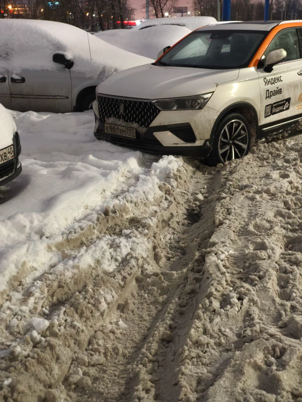 Yandex Drive support is ignoring multiple parking complaints. - Negative, Video, Vertical video, Rudeness, Idiocy, Longpost, Infuriates, Yandex Drive, Car sharing, Dolgoprudny