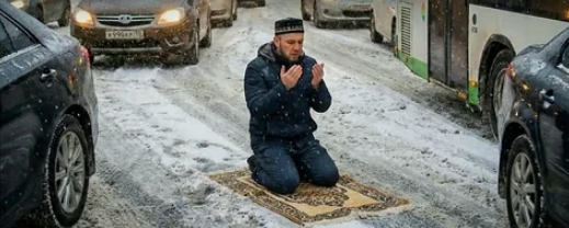 Намаз на дороге:кто стоит за провокациями?