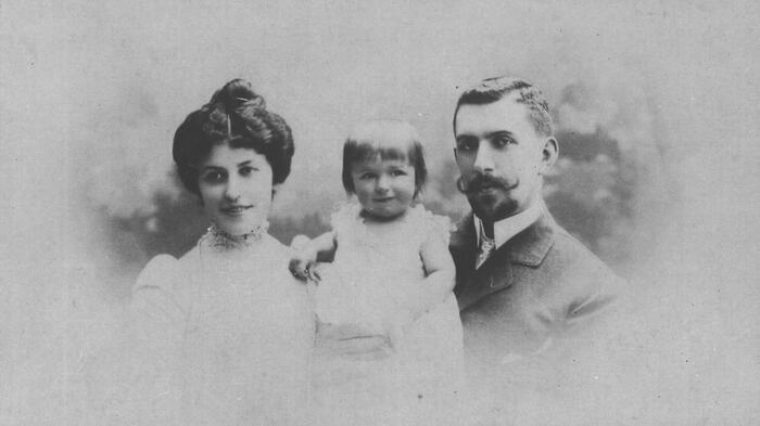 ������ �������� ����������� � ���������� �������� ������-������������� �����������, �������� �� �������� ��������� �������� � ������������� �� ����������� ������������. �������� ��� ���������� �� ��������� ������������ ����, ������� � ��������������.