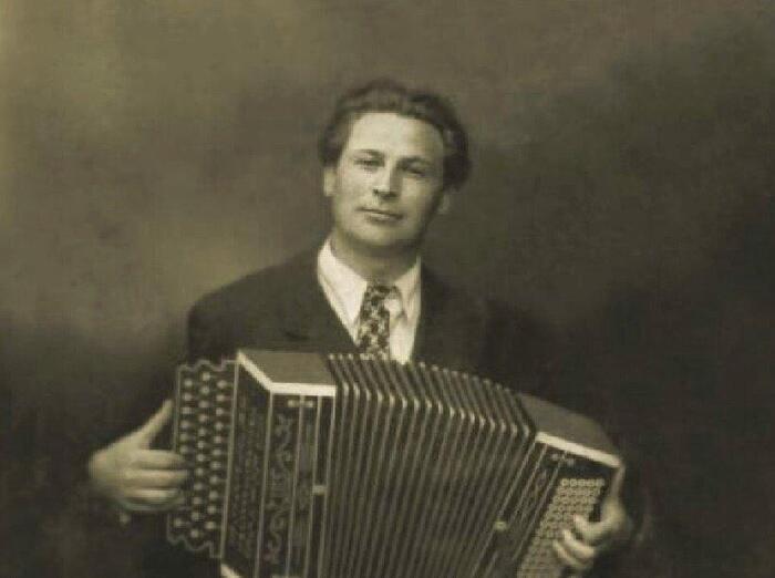 «Соловьи» и «Первым делом самолеты»: история поэта Фатьянова