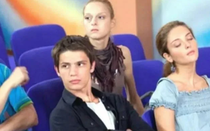 �������