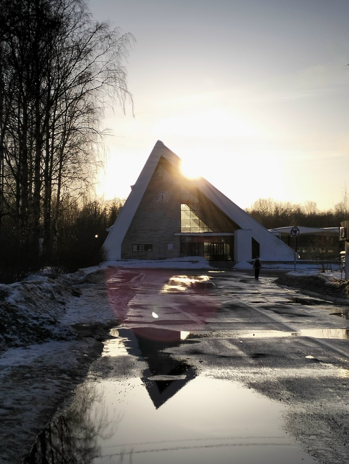 ������ ������� "��������� �����" ��������� � 1975 ����- � ��� ������. ��� �������� ����������� �� ���������, ����� ��� ���������� ��������� ������- ��� ����� ��� ������ �����������.