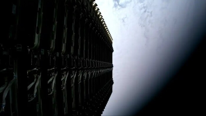 ������������� ��������� Starlink. ������: SpaceX. ��������: <!--noindex--><a href="https://pikabu.ru/story/10_000_aktivnyikh_sputnikov_spacex_zakreplyaet_monopoliyu_v_stoletniy_yubiley_raketyi_goddarda_13791900?u=http%3A%2F%2Fsatellitetoday.com&t=satellitetoday.com&h=495982ce813a2fb2c2a9ea45c7f234b142842fca" title="http://satellitetoday.com" target="_blank" rel="nofollow noopener">satellitetoday.com</a><!--/noindex-->