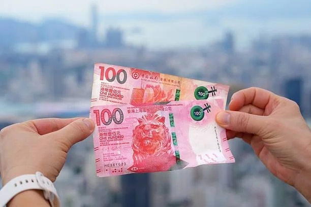 Сколько зарабатывают обычные люди в Гонконге