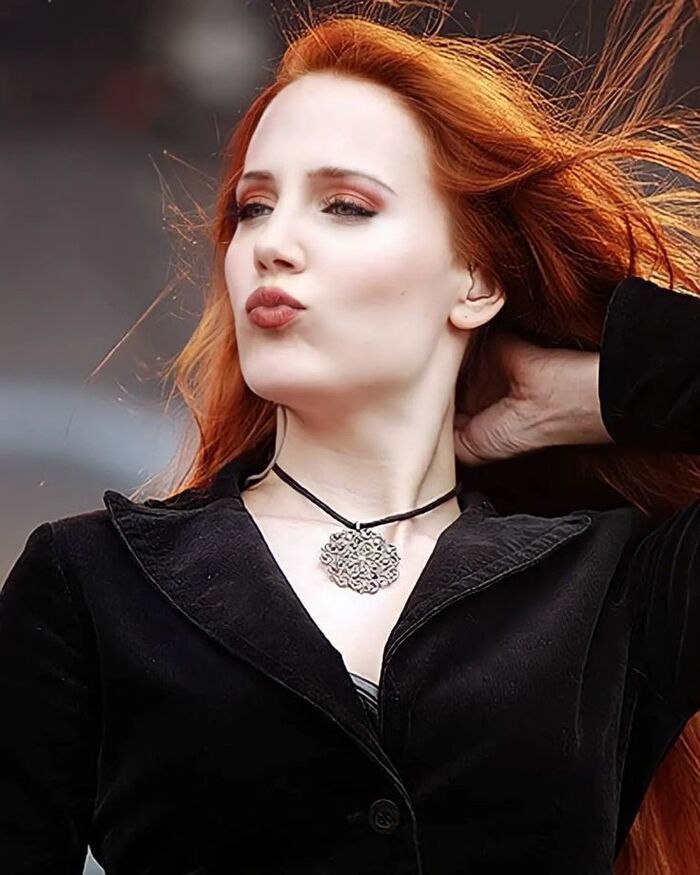 SIMONE SIMONS пост "Утром самое то!" *Aeterna* SYMPHONIC METAL