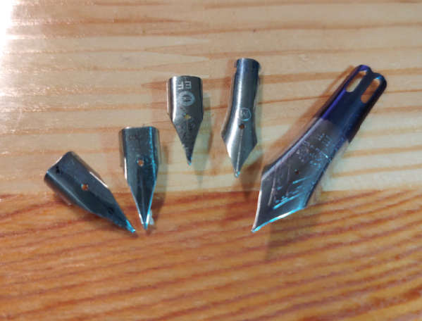 ����� �� �����: 2 ���� Lamy(��������� �� ������� ������) � ������ ��������� ������� ��������, ������ 2 ������������ ����, ����� �������� ����� Jinhao
