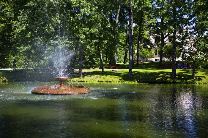 ������� ����� ���������� 50 ��������, � ��� �������� ������ ������, ����������� � ������, � ��������� ������������� ���������� � ���������, �������, ���� ���� � ��������. 