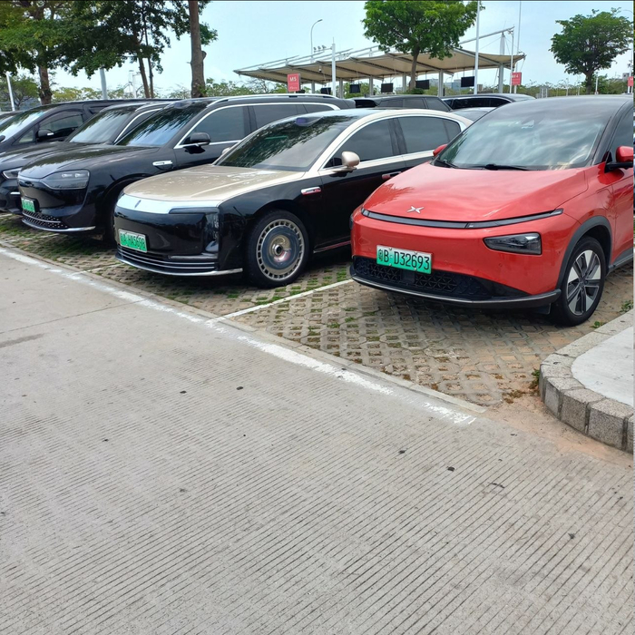 �������-������