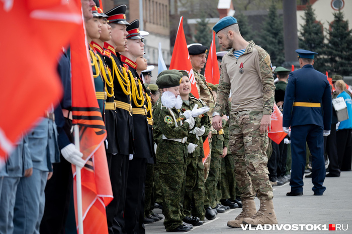 ����� ������ / <!--noindex--><a href="https://pikabu.ru/story/parad_pravnuki_pobedyi_proshel_vo_vladivostoke_13941707?u=http%3A%2F%2FVLADIVOSTOK1.RU&t=VLADIVOSTOK1.RU&h=65ff03fe28c7228e4127e83457e6f4a14f0430f6" title="http://VLADIVOSTOK1.RU" target="_blank" rel="nofollow noopener">VLADIVOSTOK1.RU</a><!--/noindex-->
