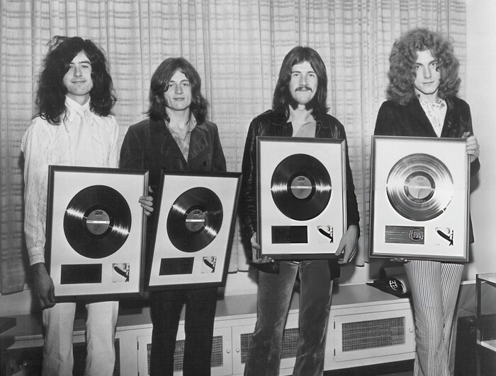Led Zeppelin �������� � �������� ������� �� RIAA (������������ ���������� ����������������� ��������) �� �� �������� ������. ���-����, 20 ���� 1969.