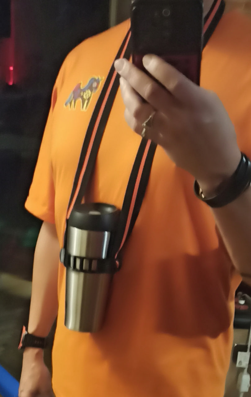 Response to the post The world's first 'wearable bottle' has exploded on social media: 15 million views in 3 days - My, Find, Trend, Water, Convenience, New items, Video, Vertical video, Short videos, Longpost, Bottle, 3D печать, 3D modeling, Reply to post, Stl