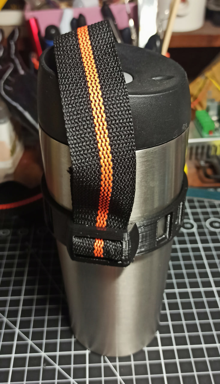 Response to the post The world's first 'wearable bottle' has exploded on social media: 15 million views in 3 days - My, Find, Trend, Water, Convenience, New items, Video, Vertical video, Short videos, Longpost, Bottle, 3D печать, 3D modeling, Reply to post, Stl