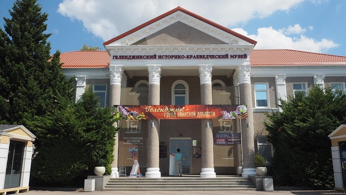 ������������� ������������� �����. ����: <!--noindex--><a href="https://pikabu.ru/story/gelendzhik_samaya_dlinnaya_naberezhnaya_rossii_13954535?u=http%3A%2F%2Fmaximyashkin.tourister.ru&t=maximyashkin.tourister.ru&h=ec898420c75c3b166a6bd385fcc03b58a3a46a98" title="http://maximyashkin.tourister.ru" target="_blank" rel="nofollow noopener">maximyashkin.tourister.ru</a><!--/noindex-->