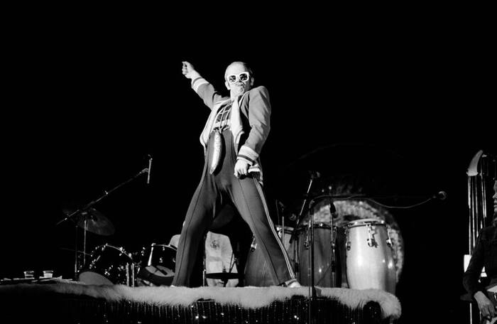 ����� ����. ������� � Earl's Court Convention Center. ������, 12 ��� 1976.