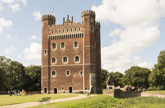 ����� ����������� (����������, ����. Tattershall Castle) � �������� ������� �������� �������������, ��������� � ������� �����������, �������� �����������.