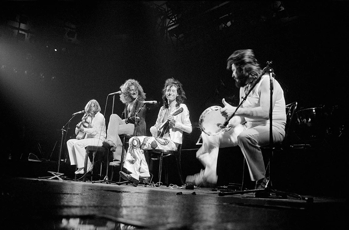 Led Zeppelin ��������� "The Battle Of Evermore". Madison Square Garden, 7 ���� 1977.