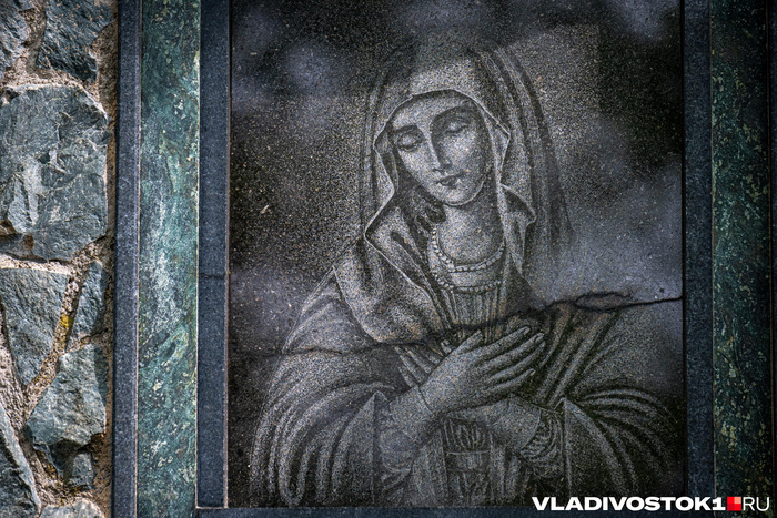 ����� ������ / <!--noindex--><a href="https://pikabu.ru/story/izyashchnaya_pechal_mramornyikh_lits_krasivyie_nadgrobiya_morskogo_kladbishcha_13990821?u=http%3A%2F%2FVLADIVOSTOK1.RU&t=VLADIVOSTOK1.RU&h=65ff03fe28c7228e4127e83457e6f4a14f0430f6" title="http://VLADIVOSTOK1.RU" target="_blank" rel="nofollow noopener">VLADIVOSTOK1.RU</a><!--/noindex-->