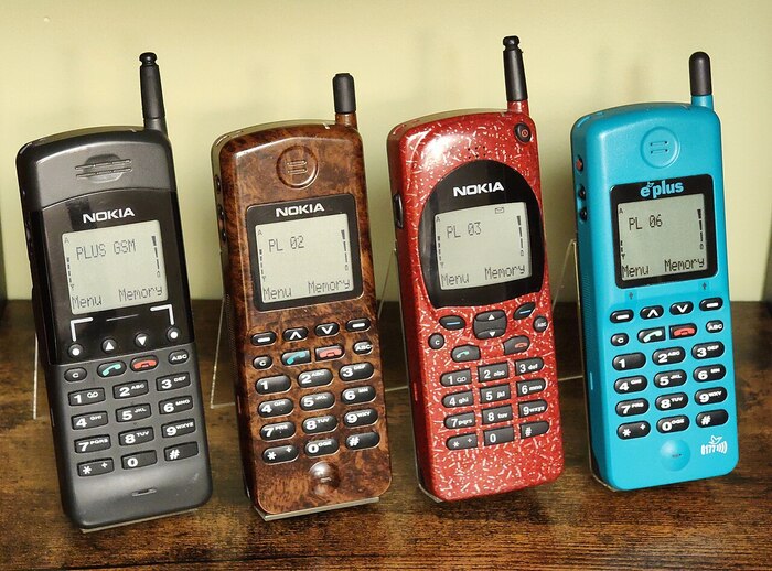 ��������� Nokia 2110 � ������������ (!) �������� � ����� 236 �����. ��� ���, ����� �������: Nokia 880, Nokia-Technophone 880, Nokia 2110i, Nokia 2148i